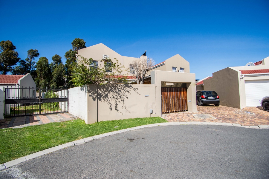 4 Bedroom Property for Sale in Fairview Golf Estate Western Cape